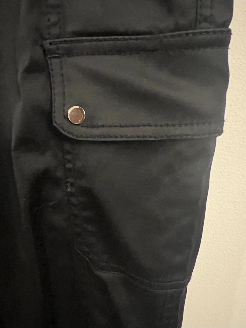 Cache Black Cargo Capris - Picture 5 of 7